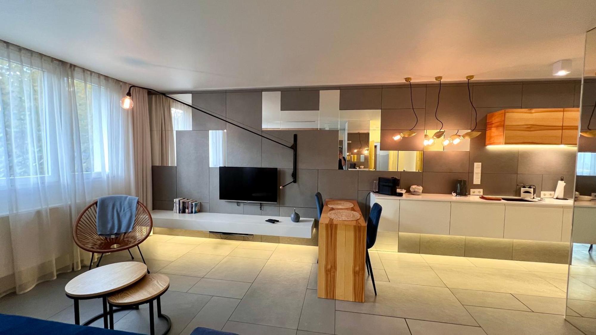 Modzelewskiego, Metro Wierzbno, Free Parking, 100mbps Wi-fi, Remote-ready Apartment *