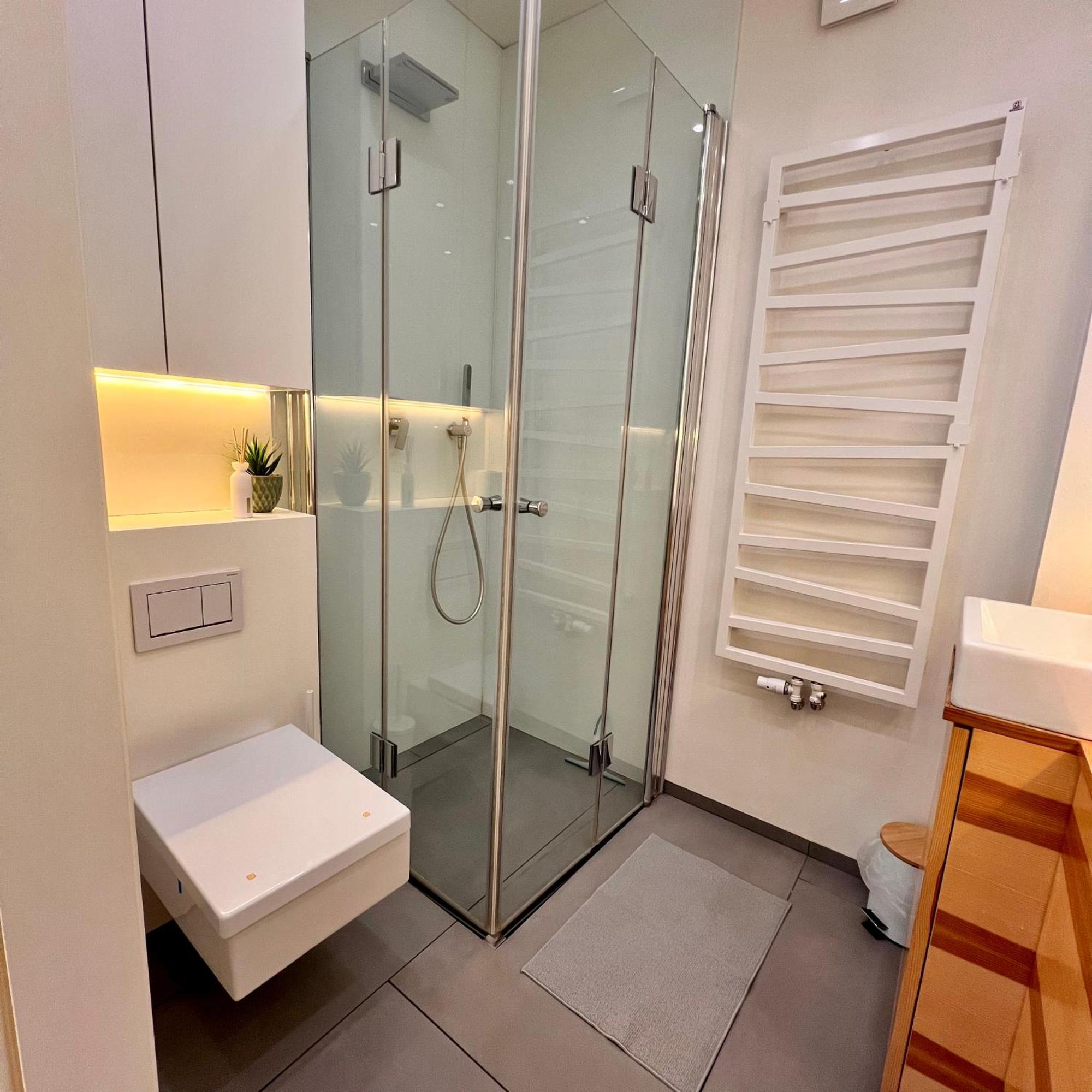 Modzelewskiego, Metro Wierzbno, Free Parking, 100mbps Wi-fi, Remote-ready